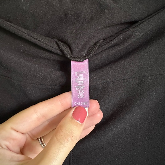 LuLaRoe One Size Black Buttery Soft Leggings - Picture 2 of 3